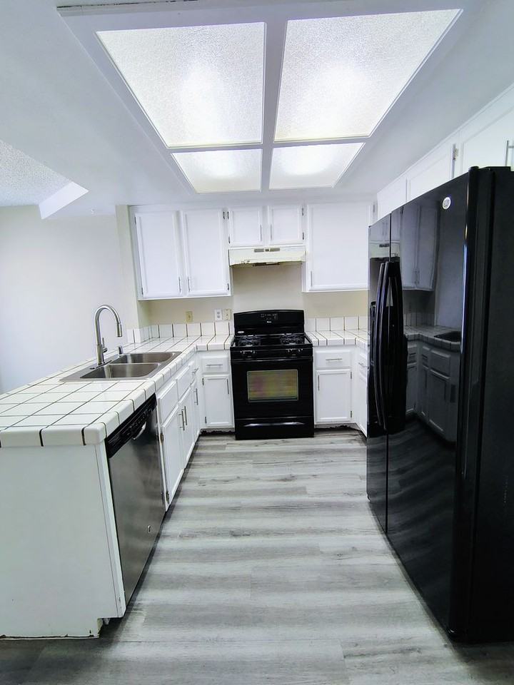 3212 Antilles Ct - Photo 4 of 16