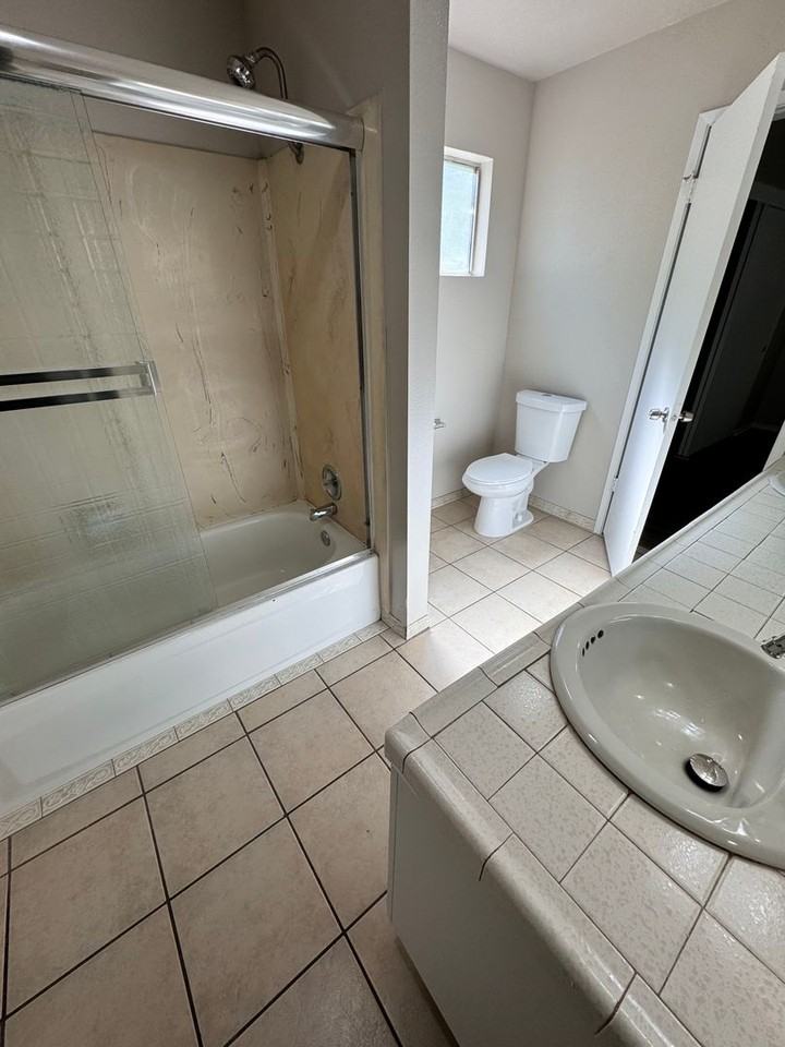 1250 E Shaw Ave #122 - Photo 5 of 9