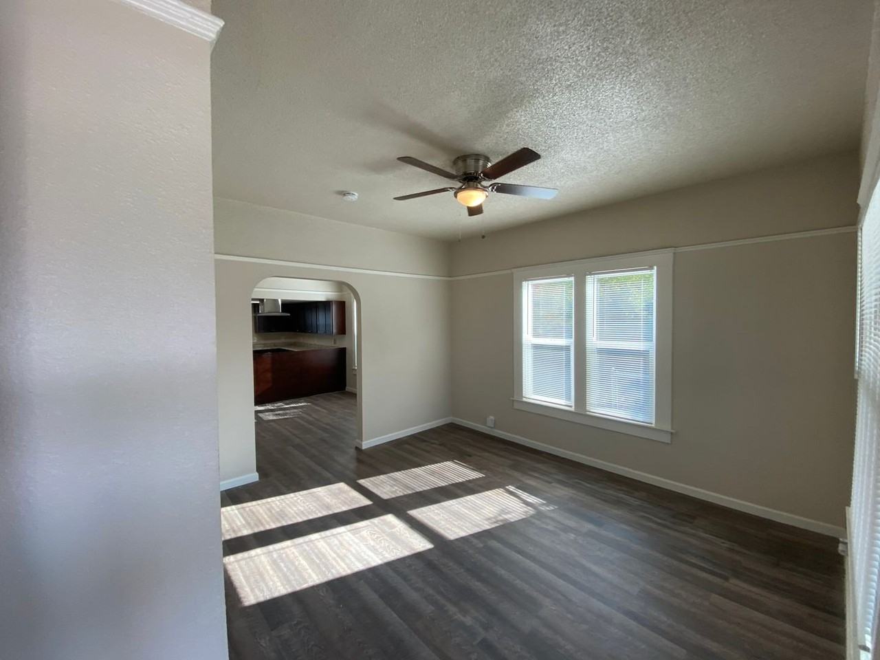 622 N Palm Ave - Photo 2 of 10