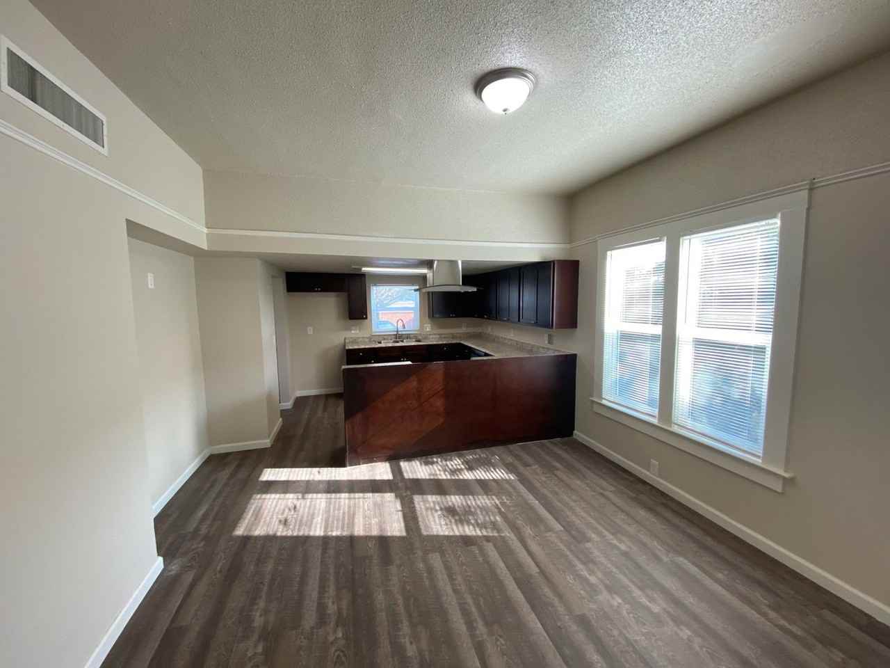 622 N Palm Ave - Photo 3 of 10