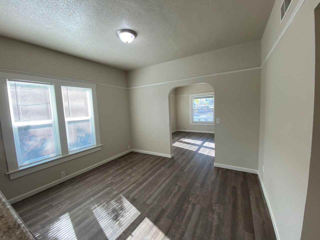 622 N Palm Ave - Photo 5 of 10