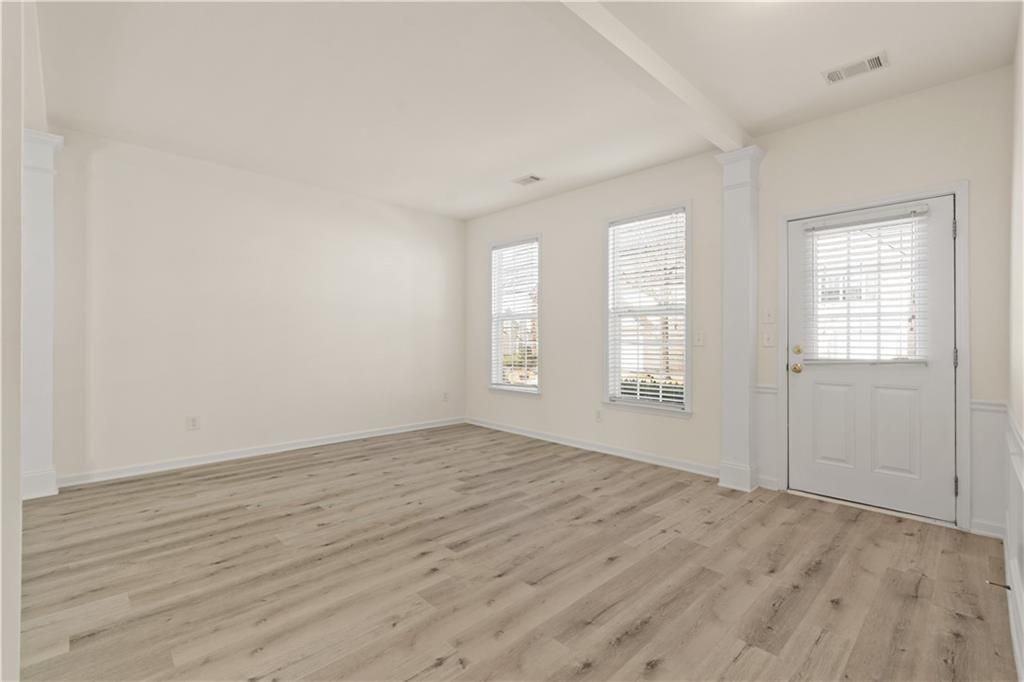 915 Wendlebury Ct - Photo 3 of 39