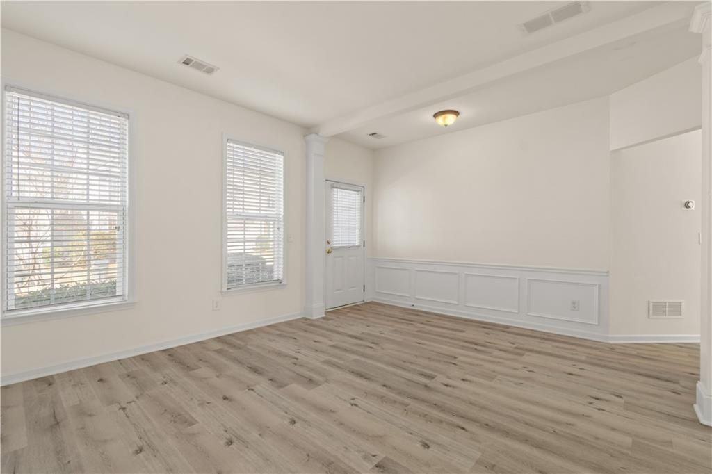 915 Wendlebury Ct - Photo 5 of 39