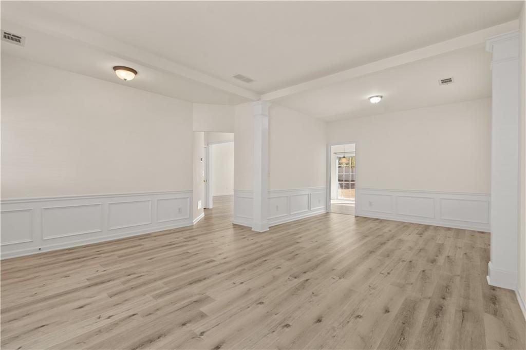 915 Wendlebury Ct - Photo 6 of 39