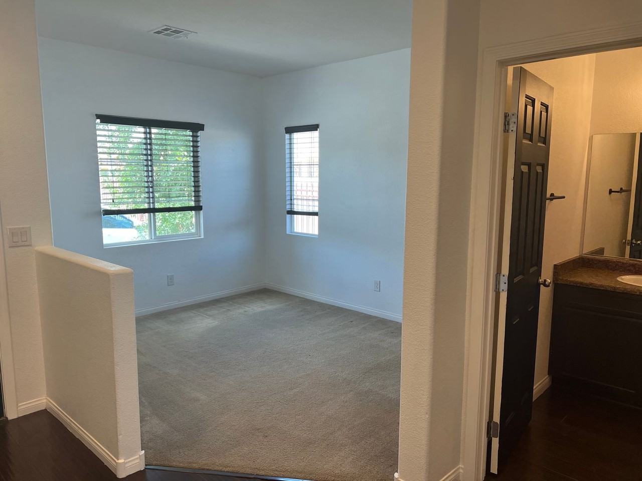 10862 Knickerbocker Ave - Photo 4 of 29