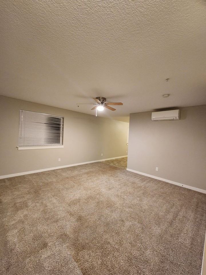 #411 PLYMOUTH APARTMENTS - Photo 7 of 50