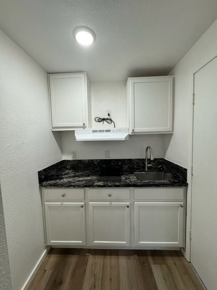 345 E Oregon Ave #233 - Photo 4 of 11