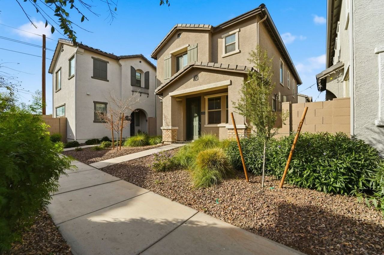 4226 S 58th Ln - Photo 3 of 38