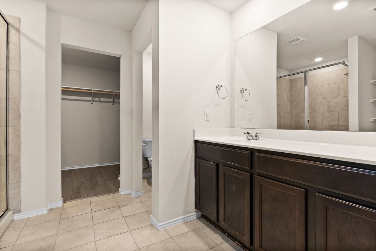 9506 Murandy Dr - Photo 2 of 17