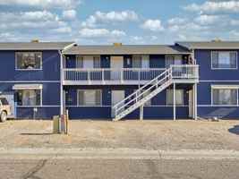 featured image of 951 Iowa Ave #1