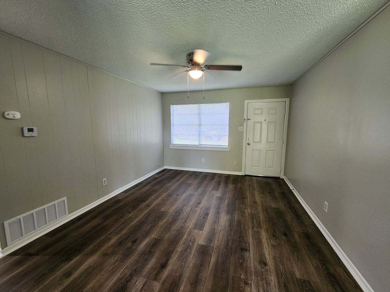 1205 W Avenue B - Photo 5 of 14