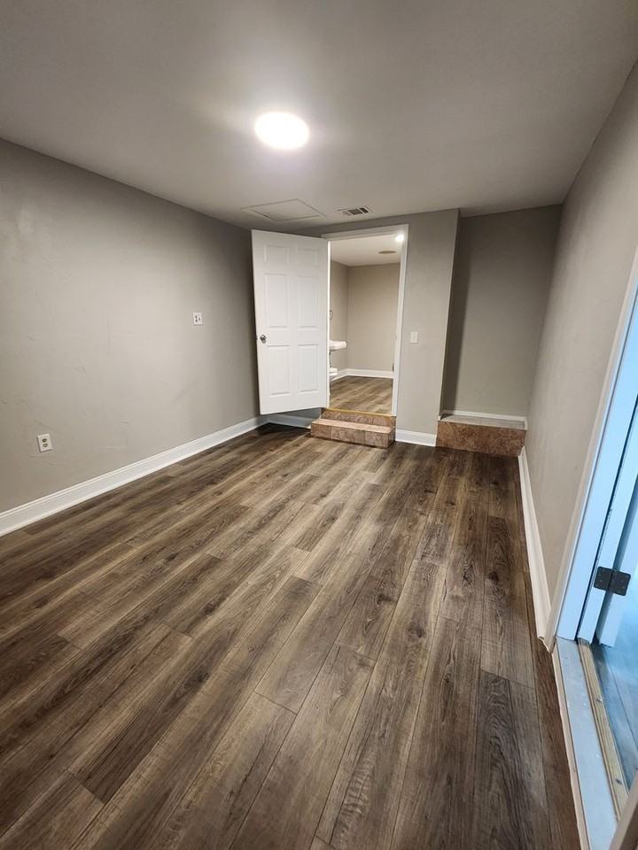 1205 W Avenue B - Photo 7 of 14