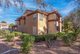 231 W Horizon Ridge Pkwy #917 - Photo 1 of 1