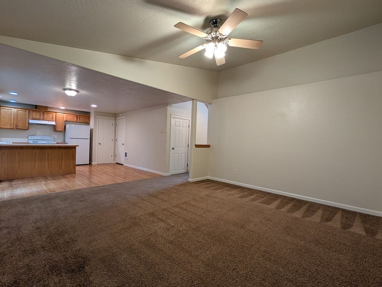 468 Helen St - Photo 6 of 23