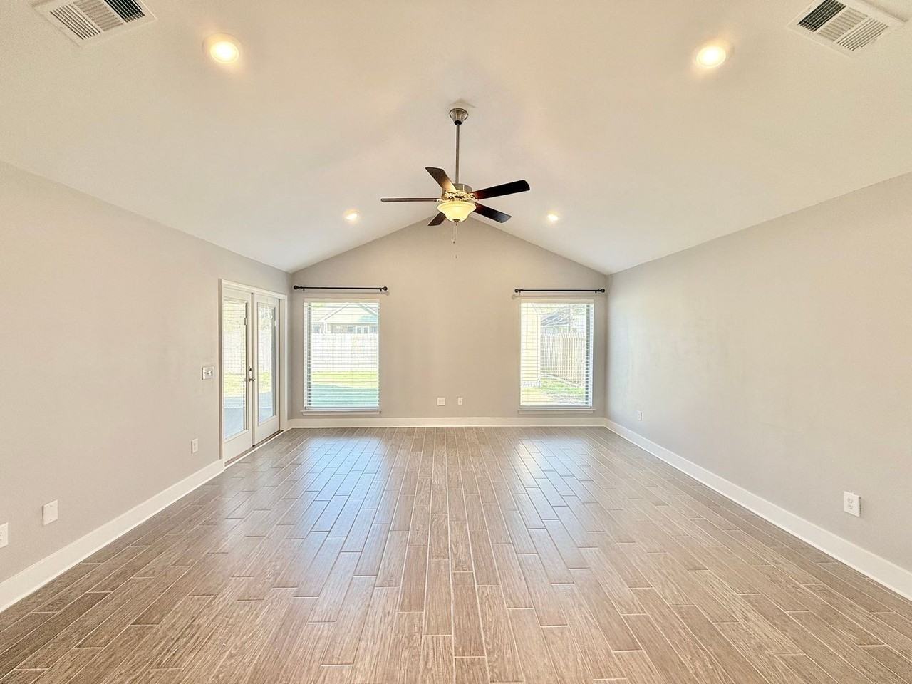 6090 Dunridge Dr - Photo 2 of 16