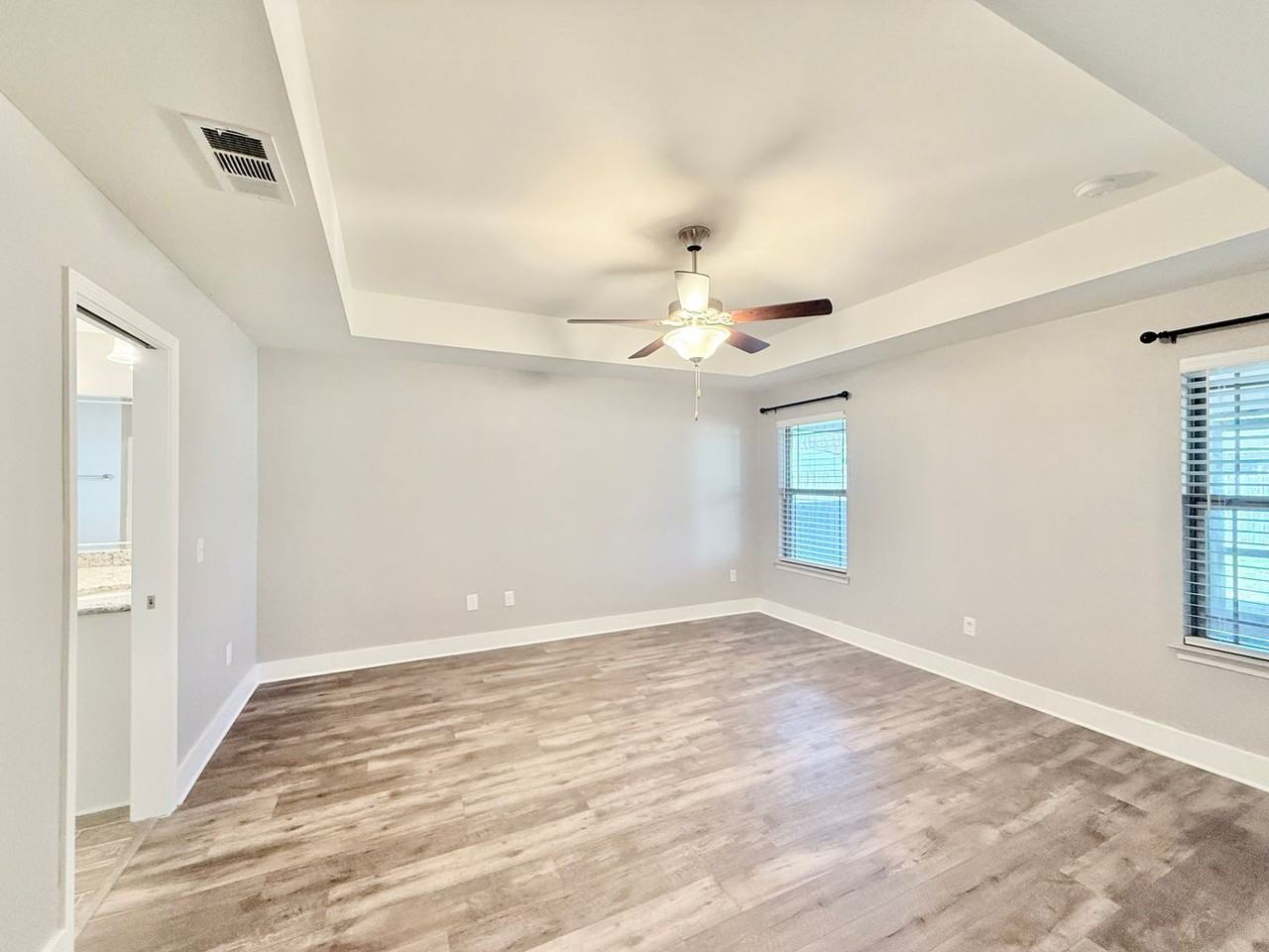 6090 Dunridge Dr - Photo 6 of 16