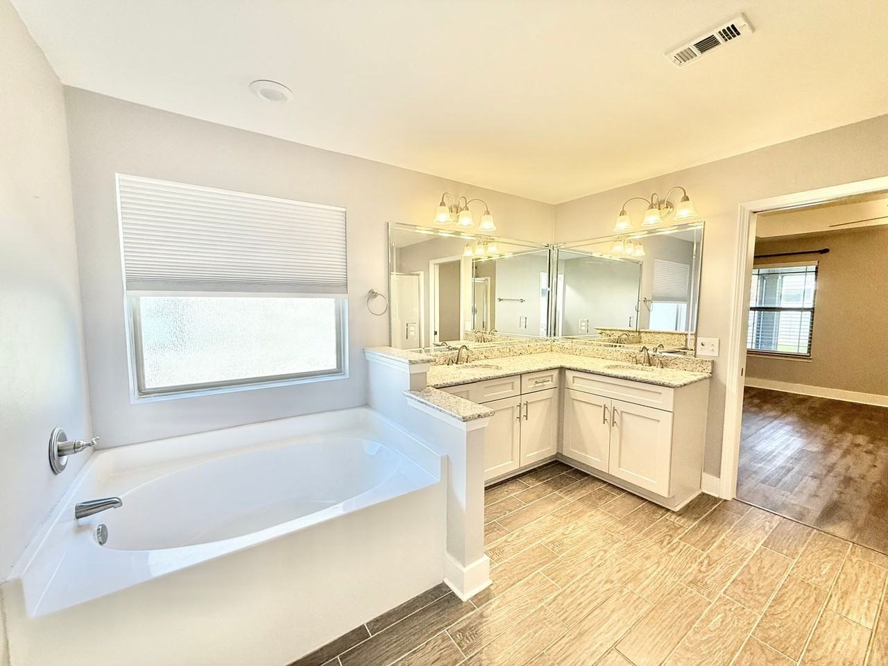 6090 Dunridge Dr - Photo 7 of 16