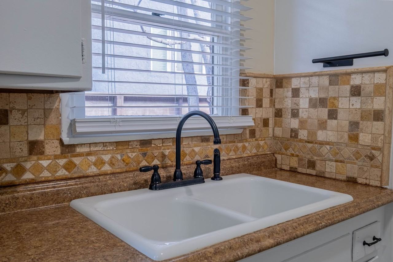 918 S Juanita Ave - Photo 7 of 18