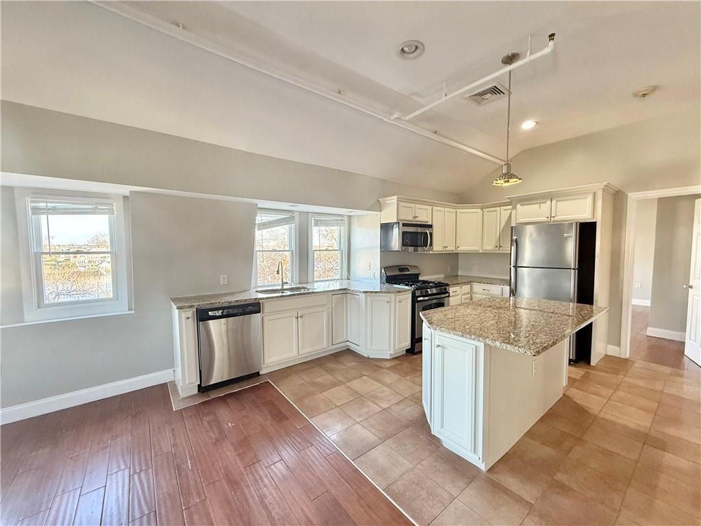 23 Peck Ln - Photo 2 of 13