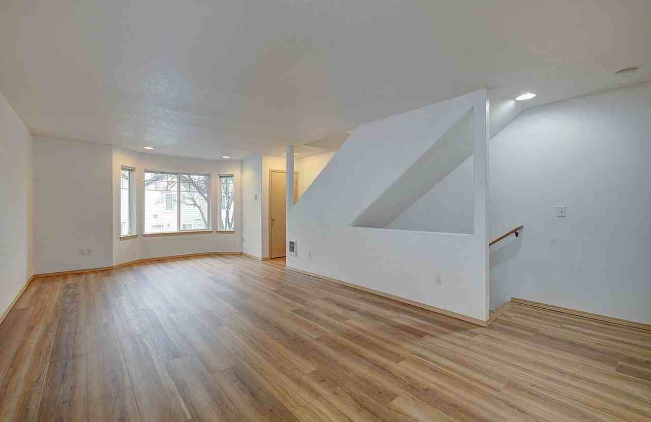 4452 Ne Nicholson Loop - Photo 4 of 28