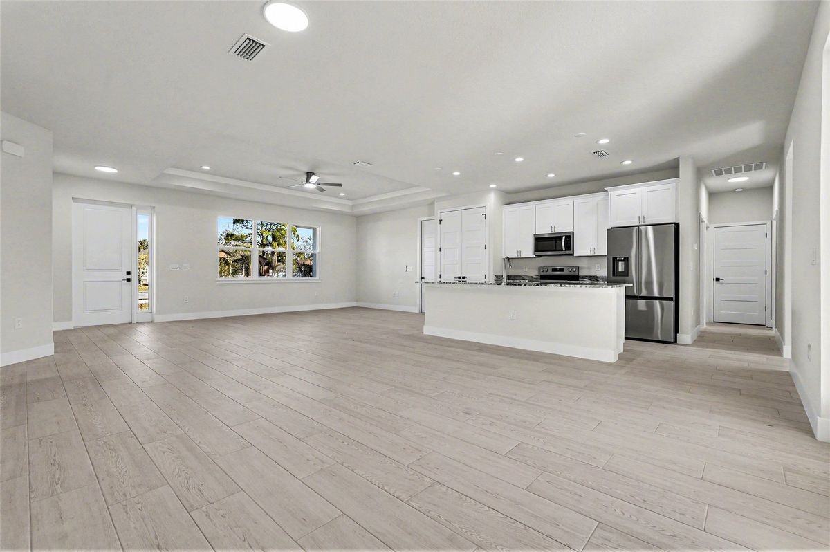 276 Americana Blvd Nw - Photo 4 of 31