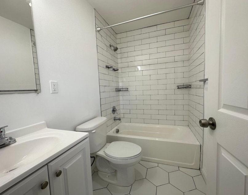 53 Philip Pl ##2 - Photo 3 of 5