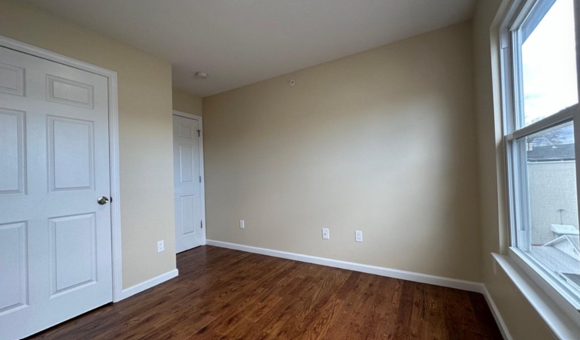 53 Philip Pl ##2 - Photo 4 of 5