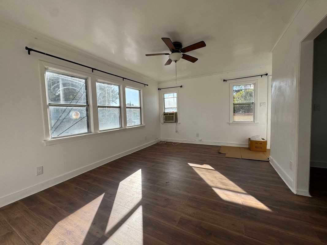 7009 Fountain Ave - Photo 2 of 12