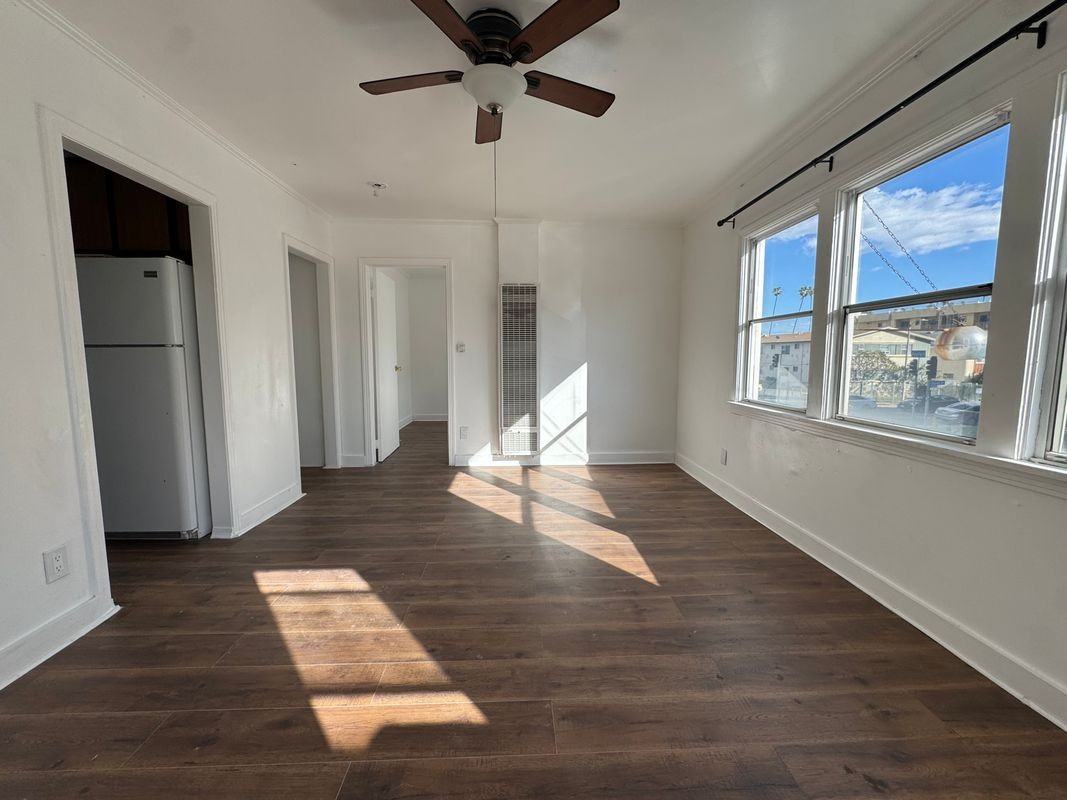 7009 Fountain Ave - Photo 3 of 12