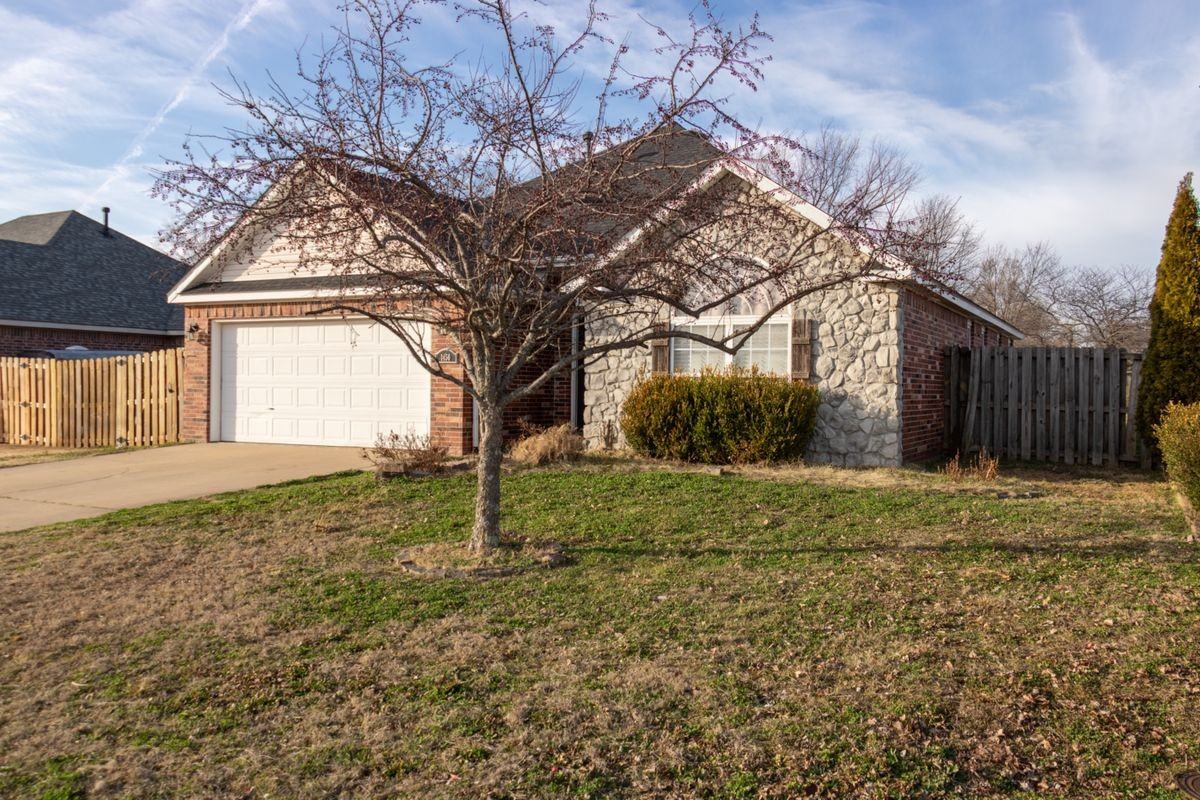 1450 Leesburg Ave - Photo 5 of 5