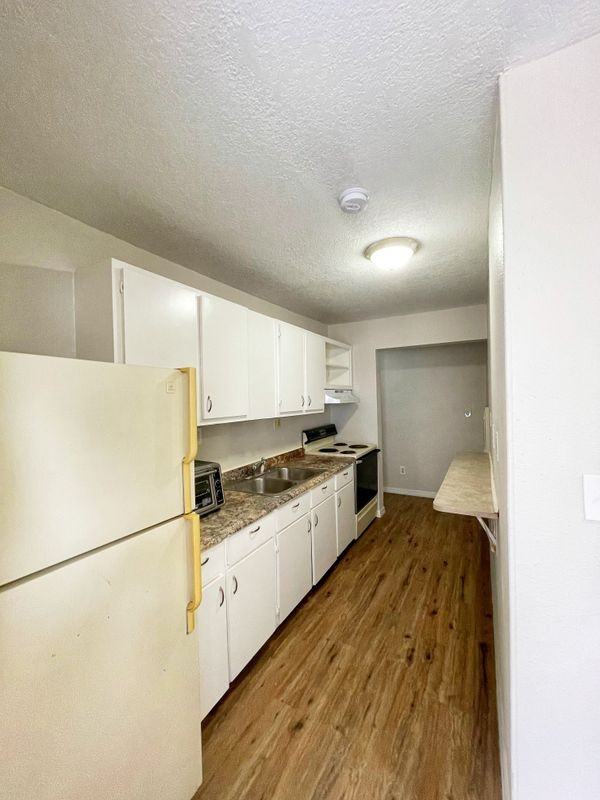 804 Nw 1st Ave ##B - Photo 2 of 9