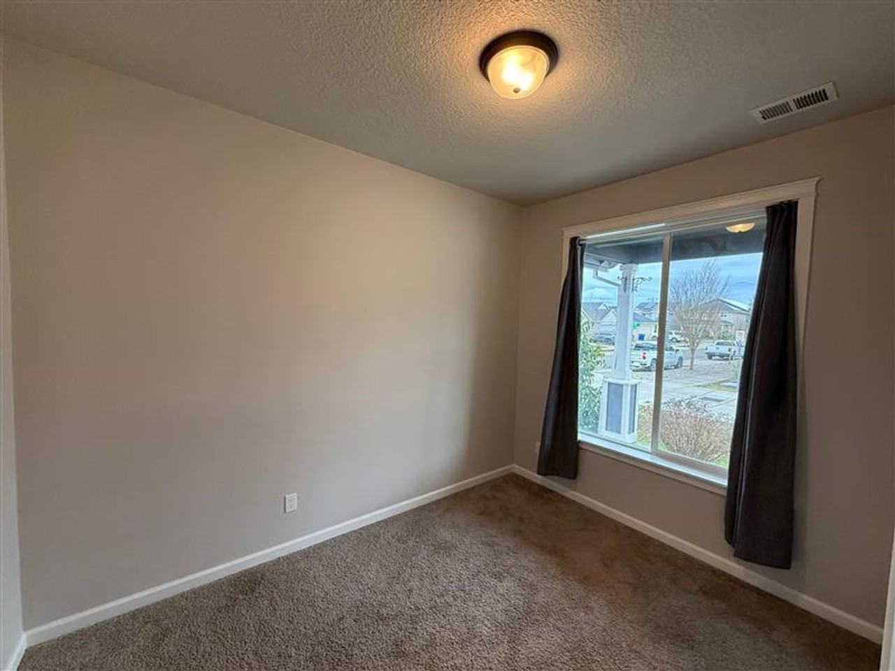 1223 S 11th Pl - Photo 2 of 21