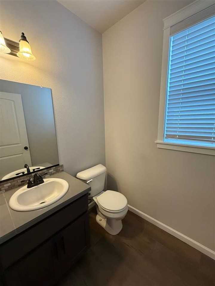 1223 S 11th Pl - Photo 3 of 21