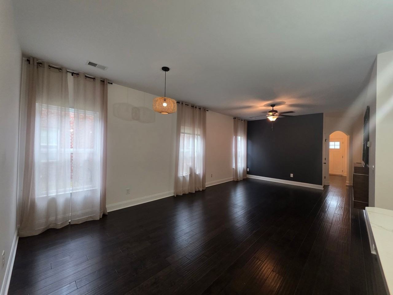 419 Carriage House Ln - Photo 5 of 23