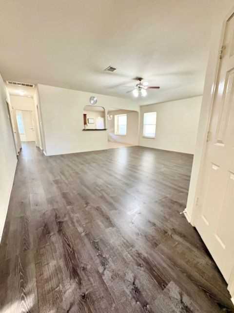 11124 Friendship Dr - Photo 6 of 10