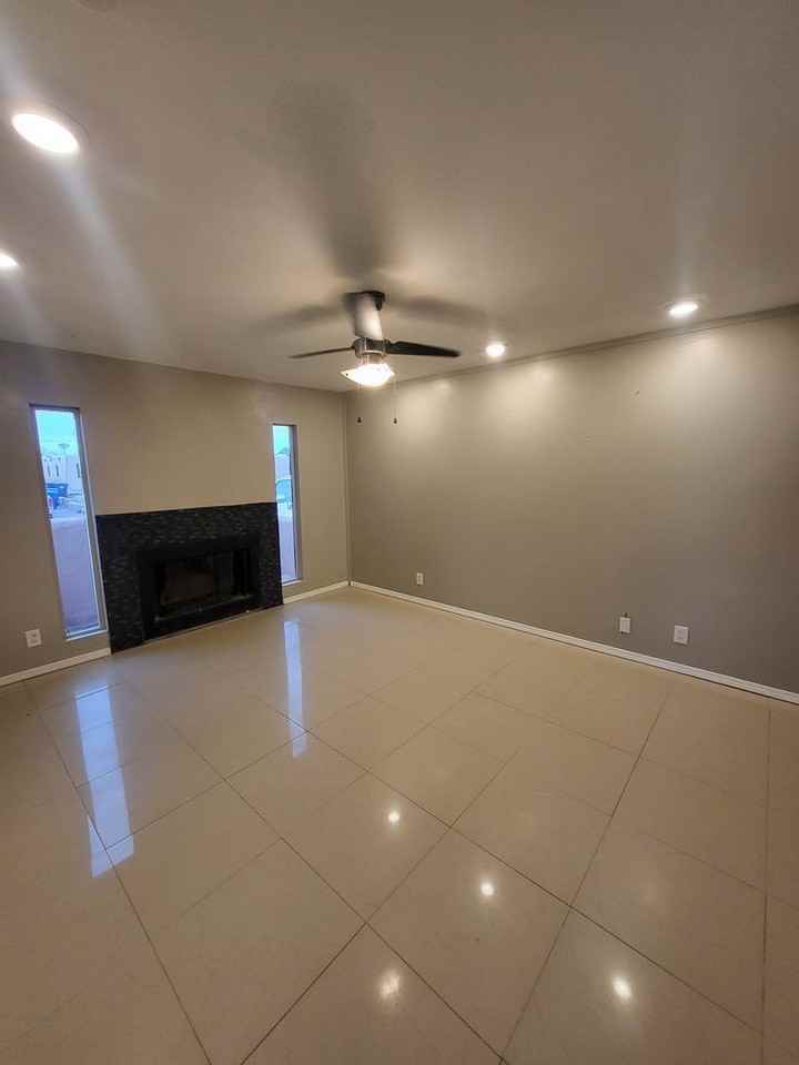 10508 Apache Ave Ne - Photo 2 of 11