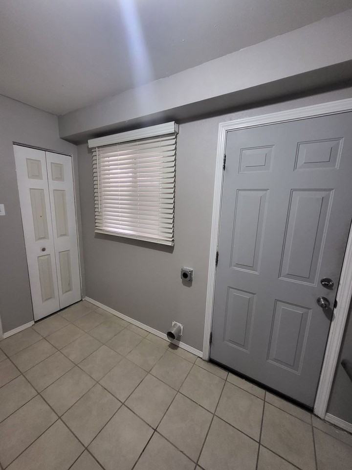 10508 Apache Ave Ne - Photo 3 of 11