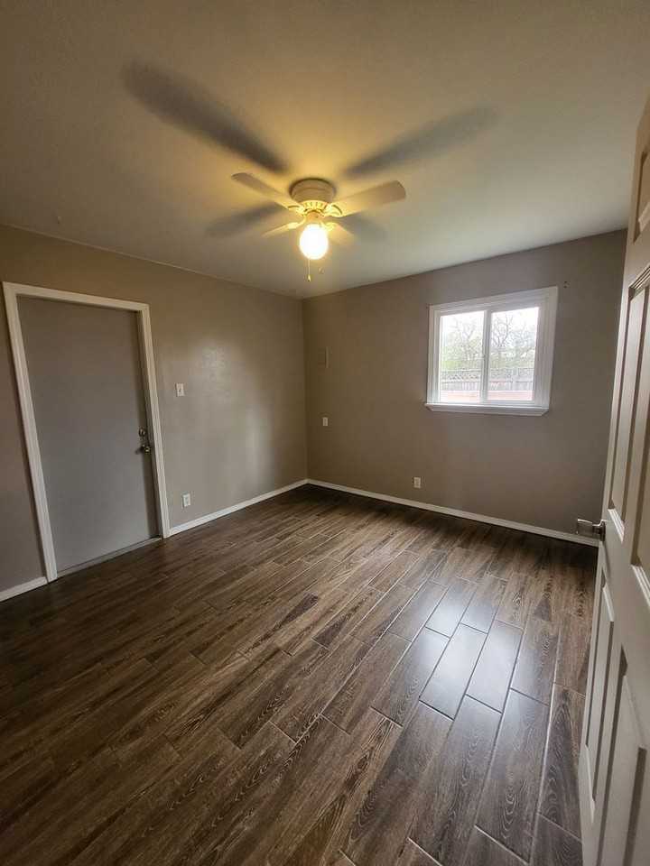 10508 Apache Ave Ne - Photo 6 of 11