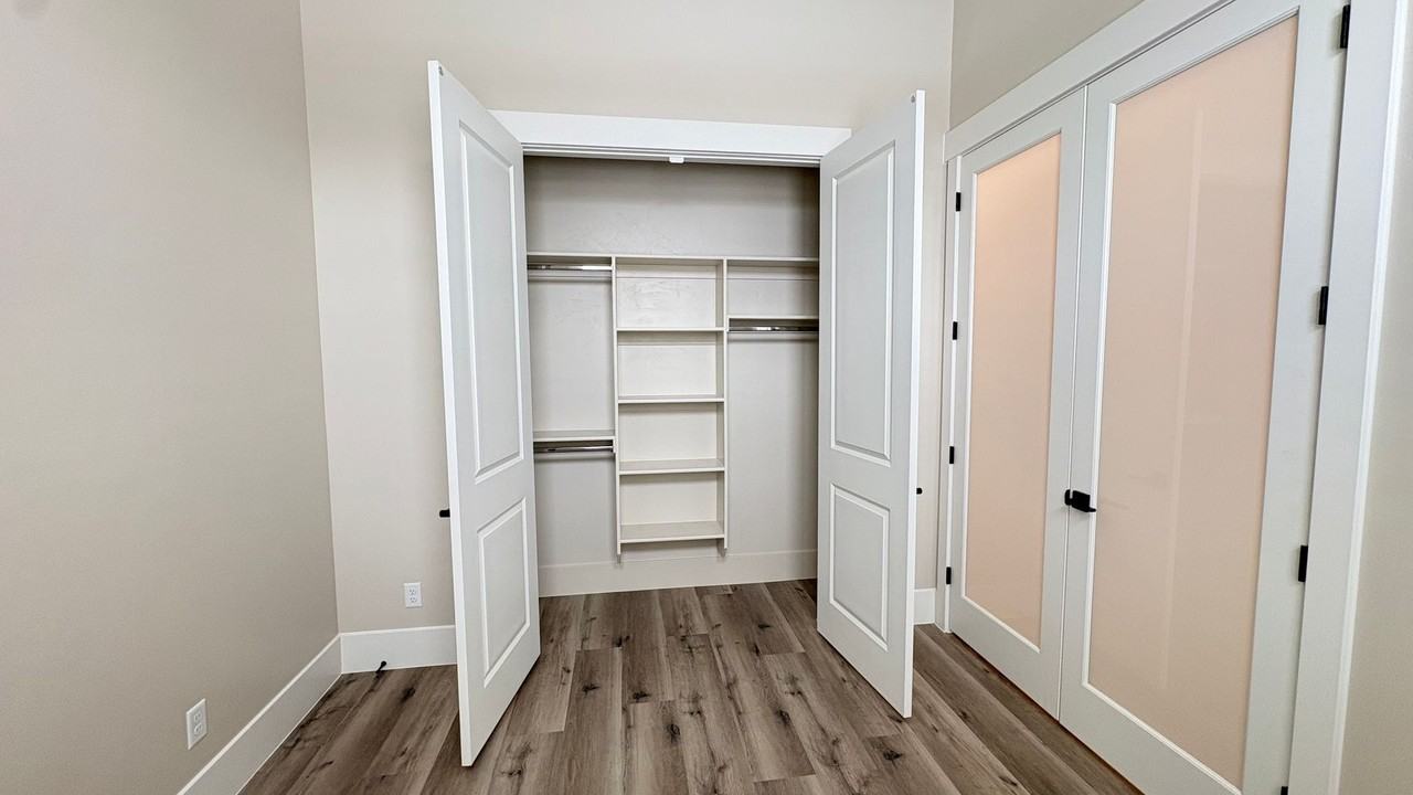 4482 W 250 N - Photo 3 of 34