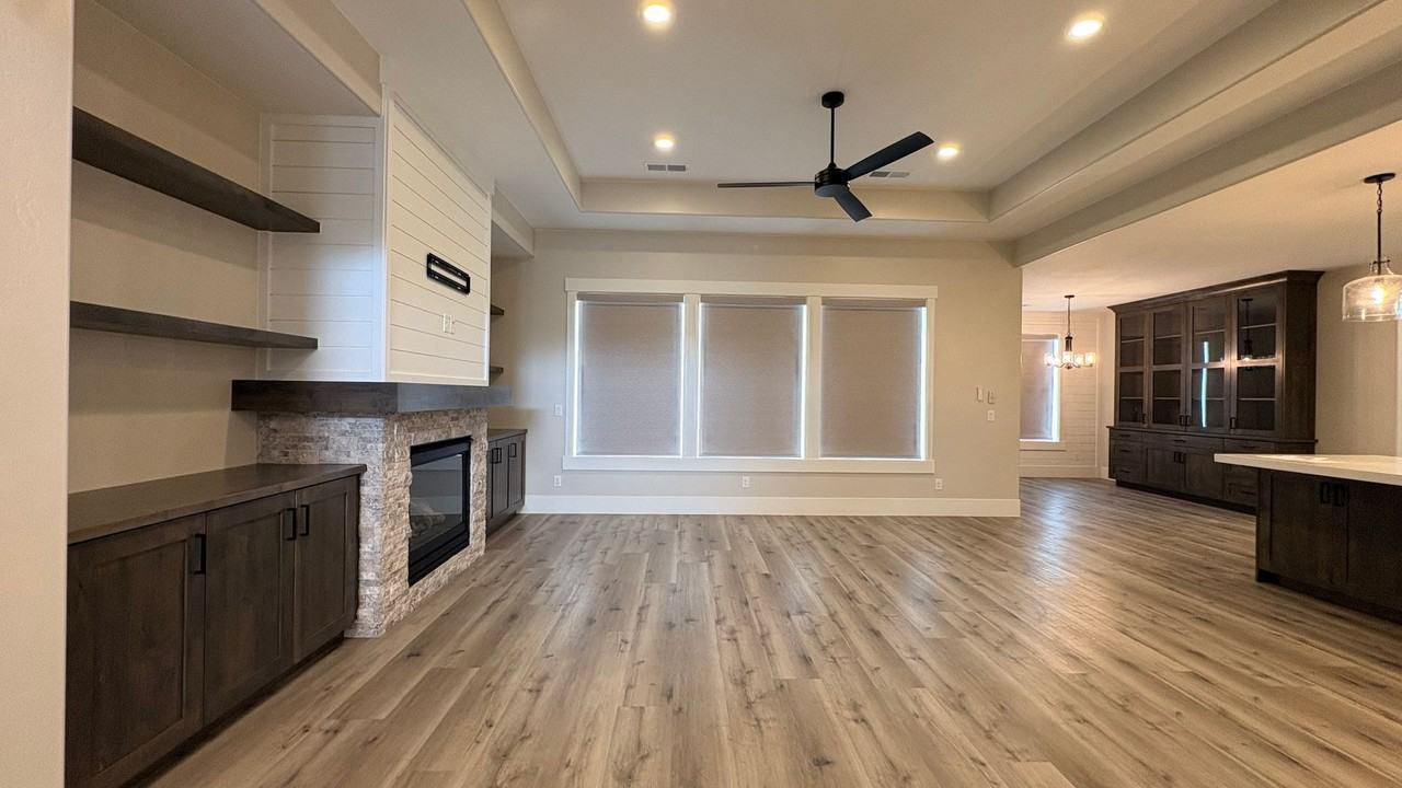 4482 W 250 N - Photo 5 of 34