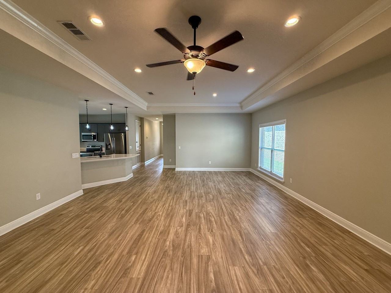 3916 Fielding Ct - Photo 4 of 27