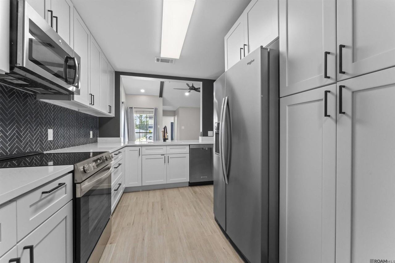 15631 Shenandoah Square Ave - Photo 3 of 18