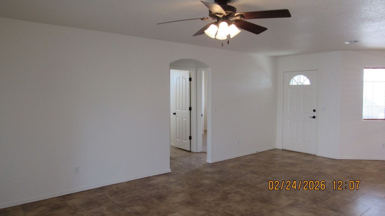 3413 Landau Ln - Photo 4 of 28