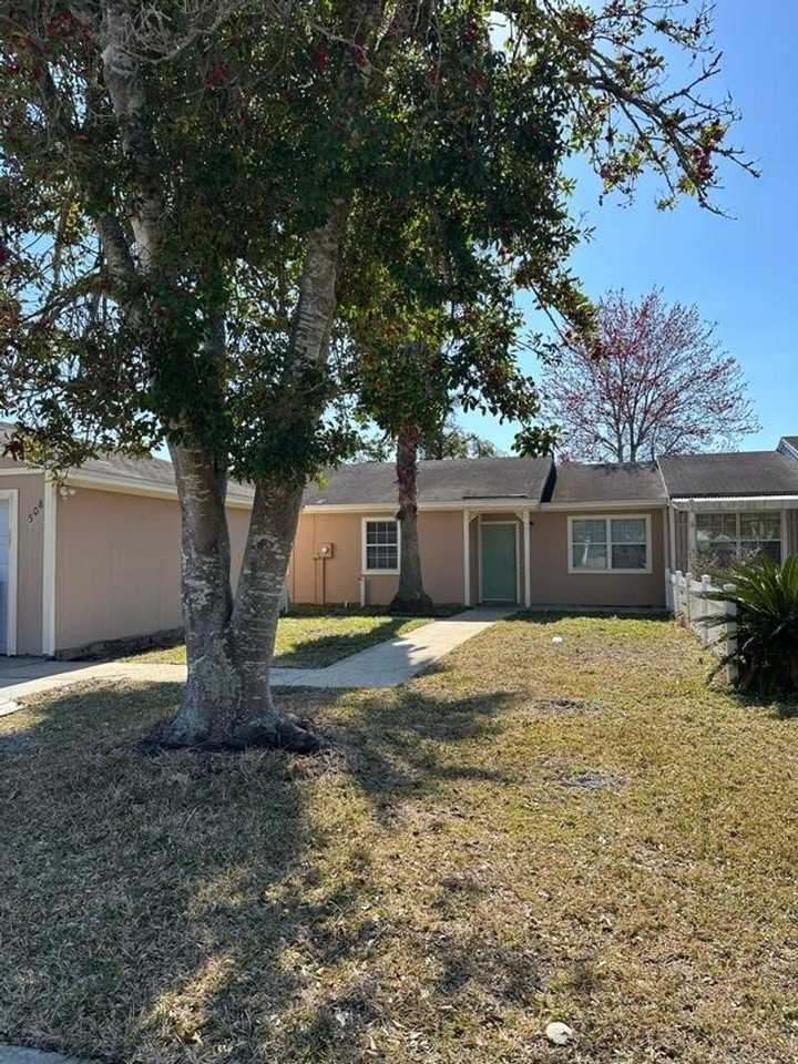 508 Chateau Cir - Photo 2 of 15