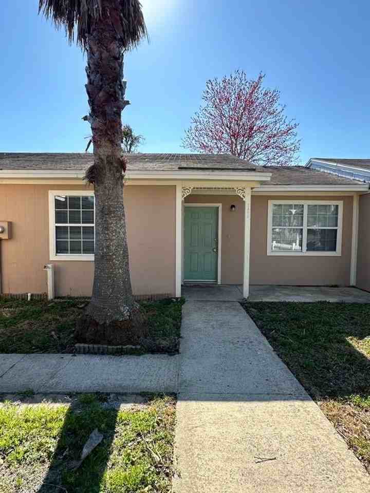 508 Chateau Cir - Photo 3 of 15