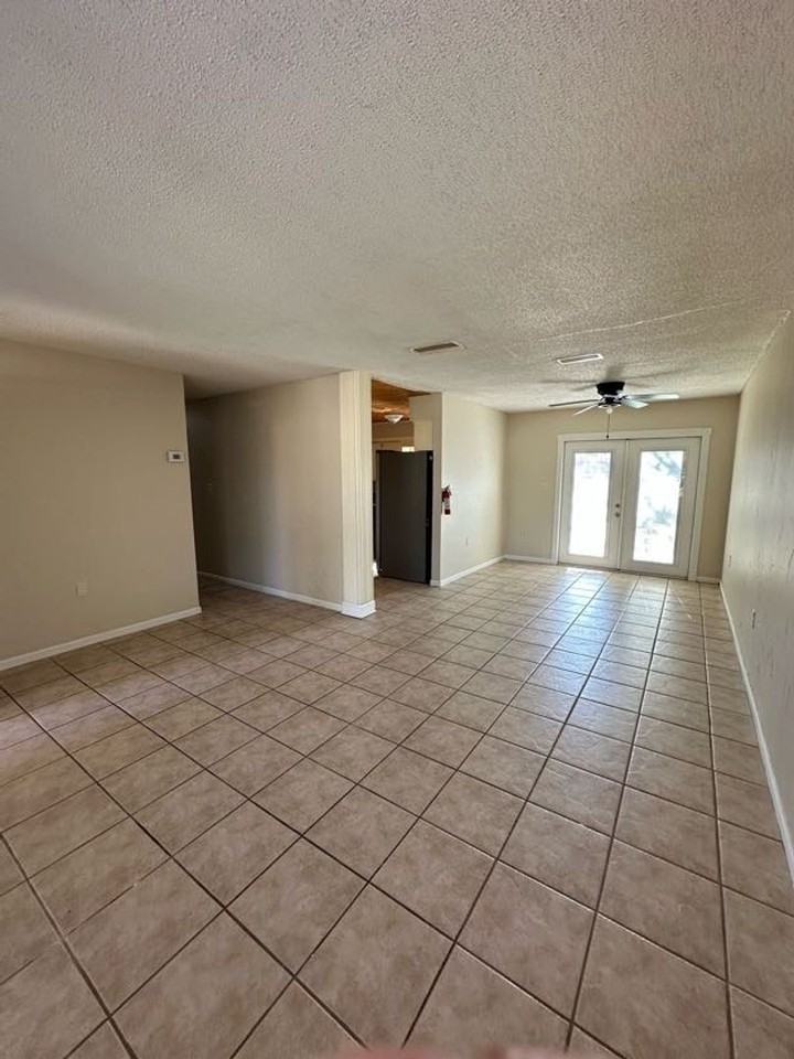 508 Chateau Cir - Photo 5 of 15