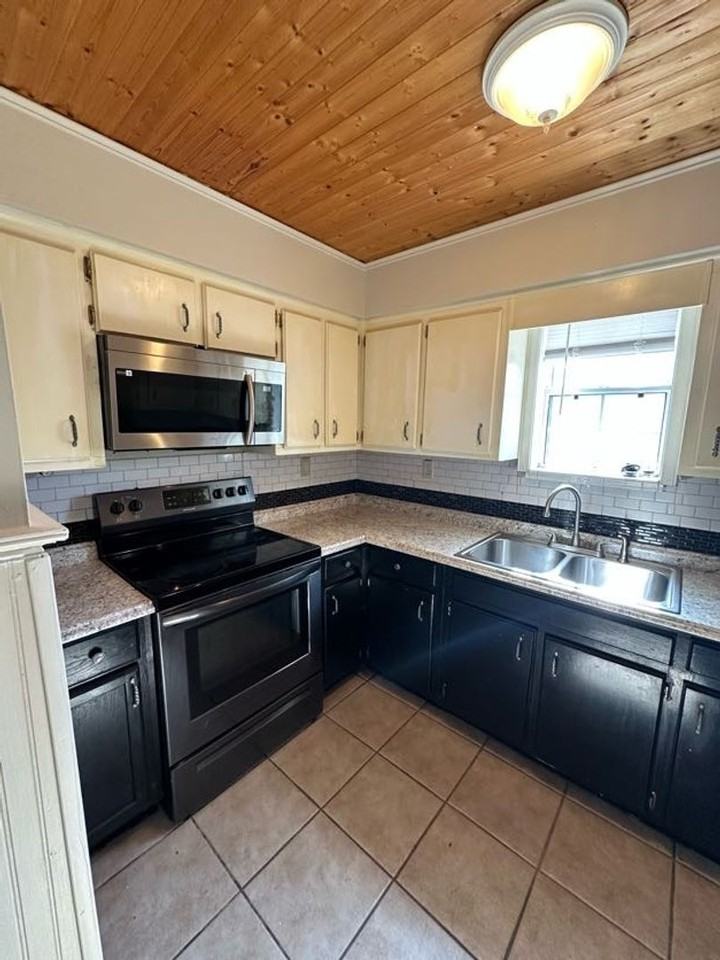 508 Chateau Cir - Photo 6 of 15