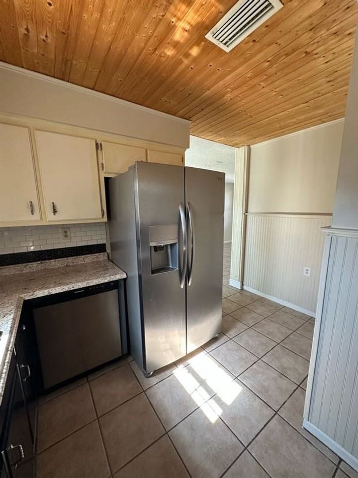 508 Chateau Cir - Photo 7 of 15