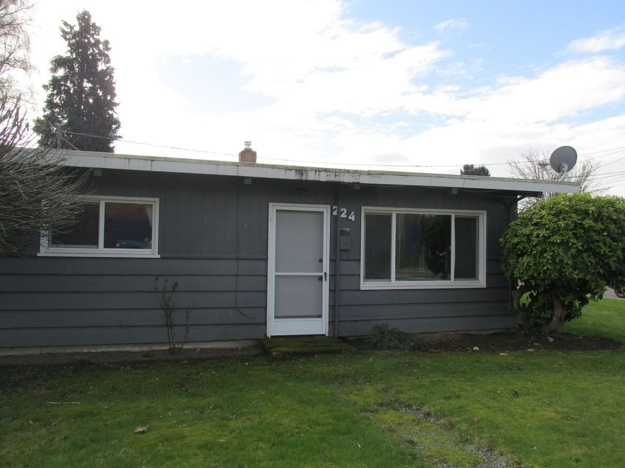 224 W Victoria Ave - Photo 3 of 16