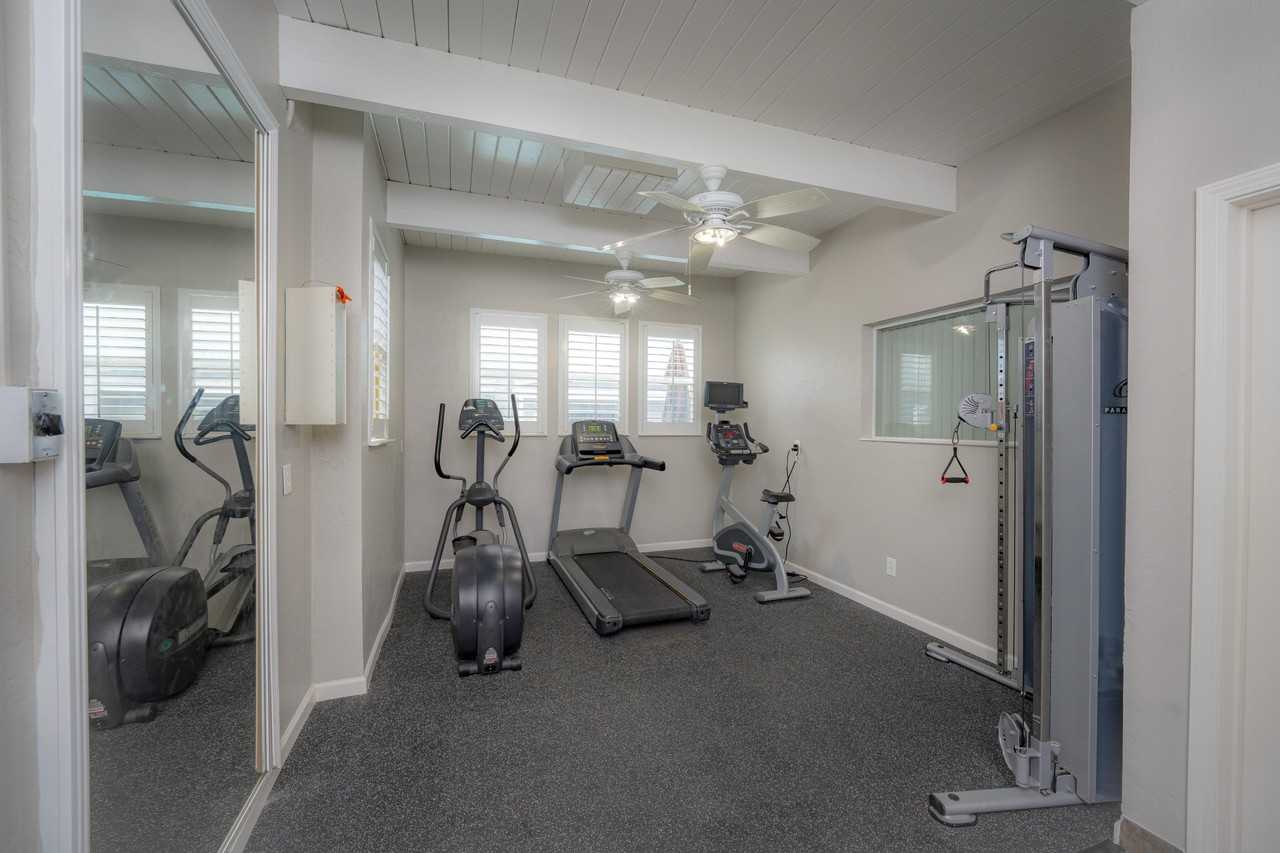 Breakwater Apartments - Photo 3 of 50